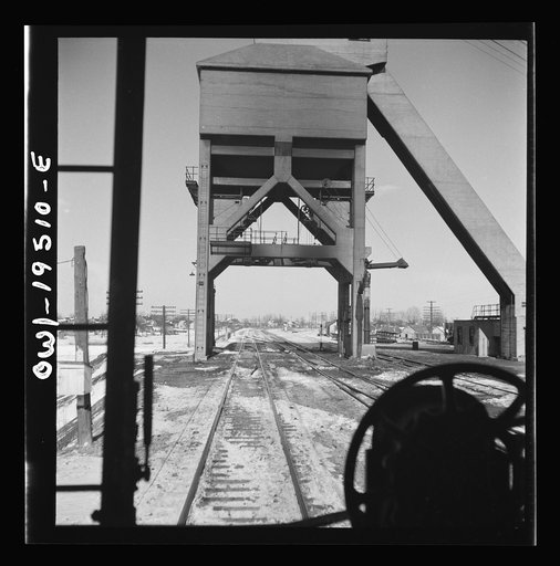Streator, Illinois. The coal chutes along the Atchison, Topeka and Santa Fe Railroad between Chicago and Chillicothe, Illinois