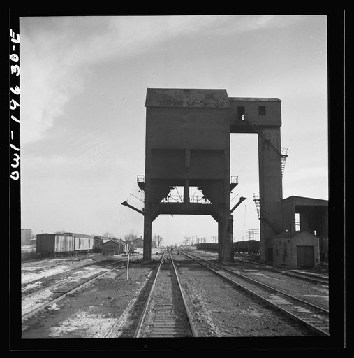 Baring, Missouri. The coal chute along the Atchison, Topeka, and Santa Fe Railroad between Fort Madison, Iowa and Marceline, Missouri