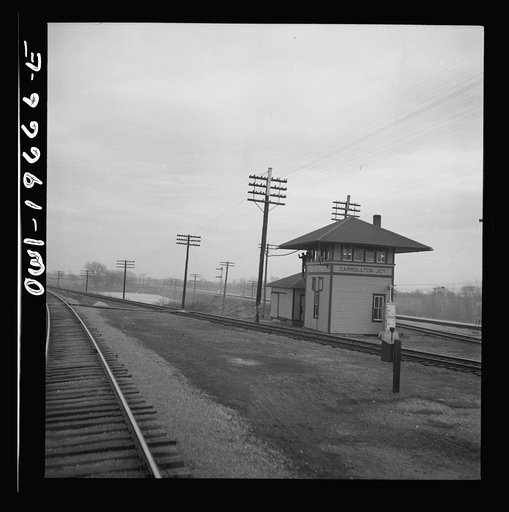 Carrollton (vicinity), Missouri. The Atchison, Topeka, and Santa Fe Railroad tracks join those of the Wabash Railroad
