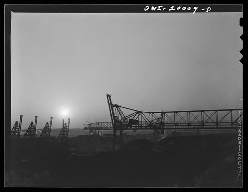 Milwaukee Western Fuel Company, Milwaukee, Wisconsin. Coal docks at the Milwaukee Western Fuel Company