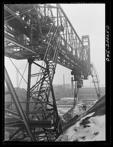 Milwaukee Western Fuel Company, Milwaukee, Wisconsin. The bridge on the Fourteenth Street dock of the Milwaukee Western Fuel Company
