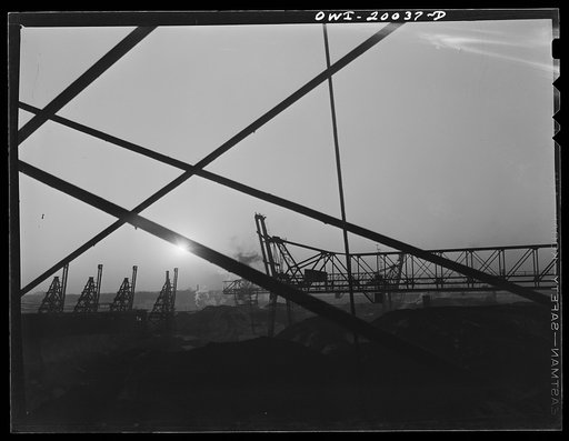 Milwaukee Western Fuel Company, Milwaukee, Wisconsin. Coal docks at the Milwaukee Western Fuel Company
