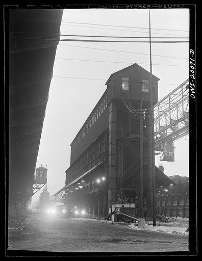 Milwaukee Western Fuel Company, Milwaukee, Wisconsin. Processing plant of the Milwaukee Western Fuel Company at the Seventeenth Street dock