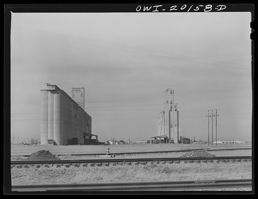 Amarillo, Texas. Grain elevators along the Atchison, Topeka and Santa Fe Railroad tracks