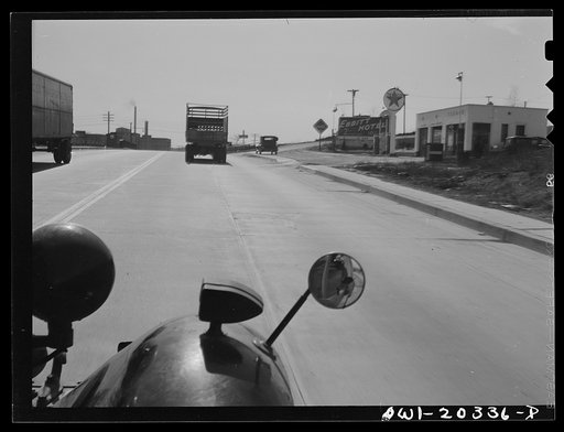 Trucks on U.S. Highway no. 1 between Baltimore and Washington