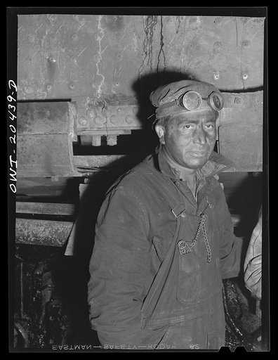 Albuquerque, New Mexico. Andrew Santiago, boilermaker, employed at the Atchison, Topeka and Santa Fe Railroad locomotive shops since 1923