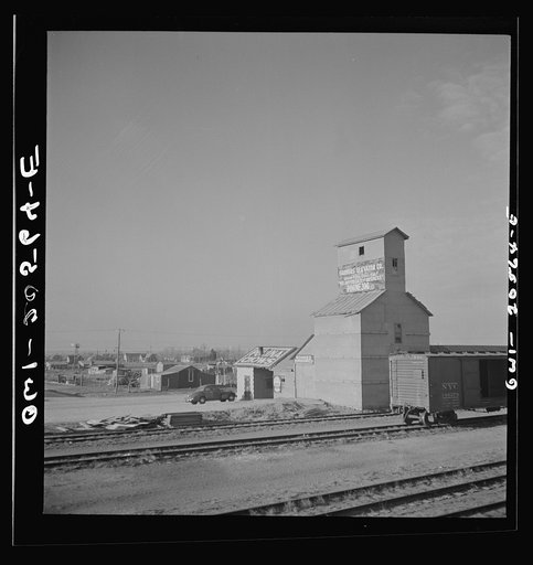 Canyon, Texas. Going through the town on the Atchison, Topeka, and Santa Fe Railroad between Amarillo, Texas and Clovis, New Mexico