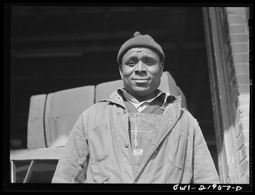 Charlotte, North Carolina. Loading platform at the terminal of the Associated Transport Company