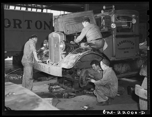 Charlotte, North Carolina. Overhauling a truck at the Brown Equipment Company