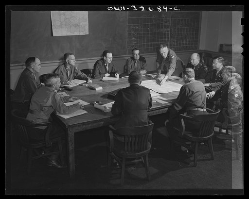 Charlottesville, Virginia. Committee of ten solving a tactical problem of administrative government in the School of Military Government at the University of Virginia
