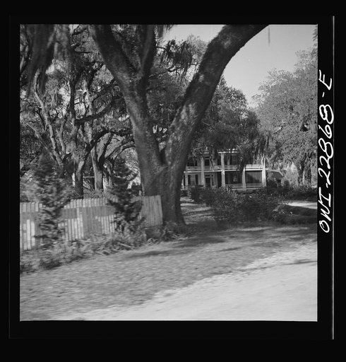 Lafayette (vicinity), Louisiana. Plantation house