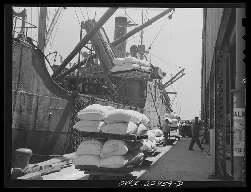 New Orleans, Louisiana. Loading a ship at the Poydras Street dock