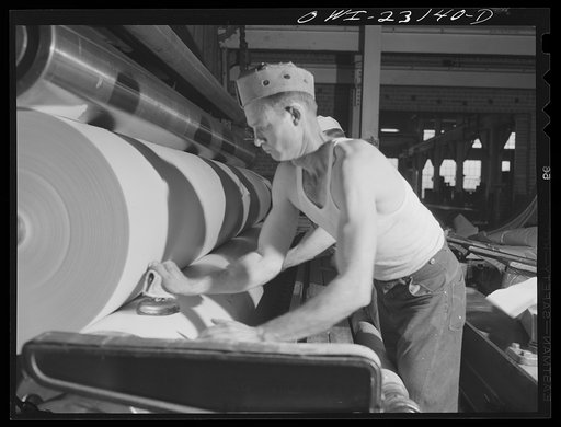 Lufkin, Texas. Southland paper mill. Joining a break in the roll of newsprint