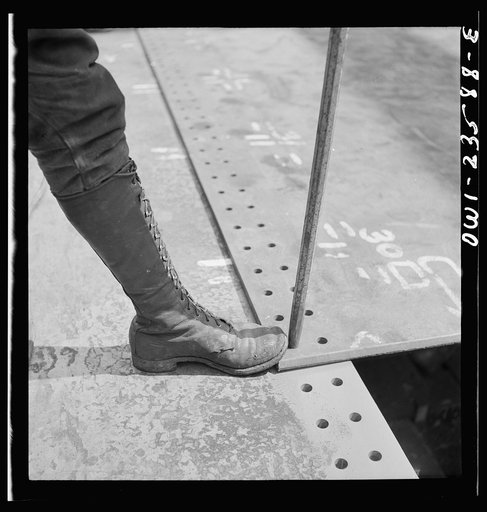 Bethlehem-Fairfield shipyards, Baltimore, Maryland. Erecting bottom shell plates