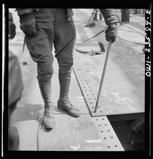 Bethlehem-Fairfield shipyards, Baltimore, Maryland. Erecting bottom shell plates