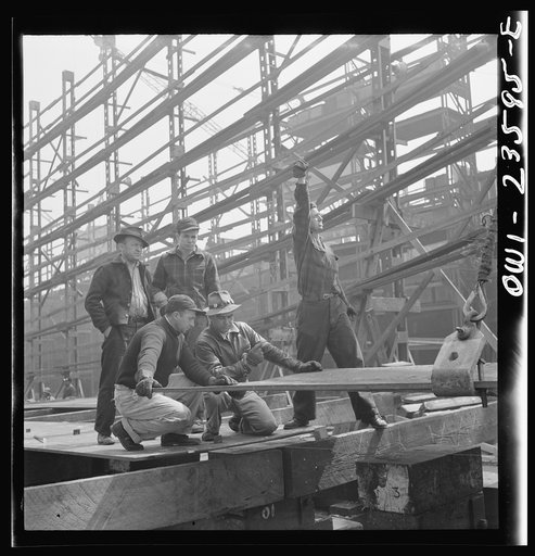 Bethlehem-Fairfield shipyards, Baltimore, Maryland. Erecting a flat keel