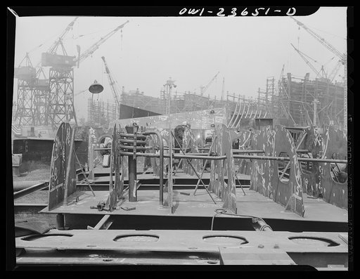 Bethlehem-Fairfield shipyards, Baltimore, Maryland. Working on innerbottoms units