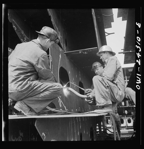 Bethlehem-Fairfield shipyards, Baltimore, Maryland. Working on innerbottom units