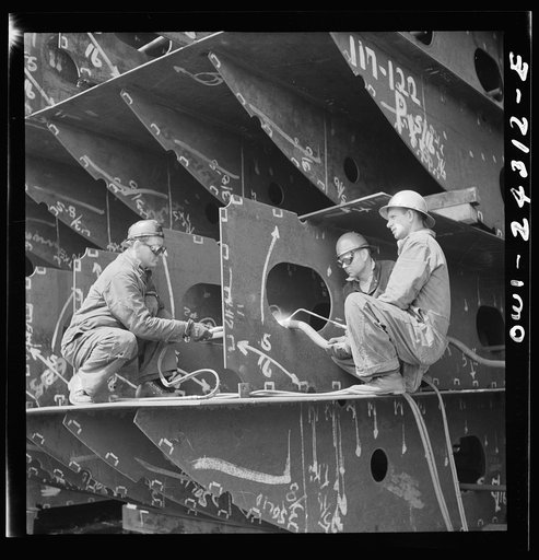 Bethlehem-Fairfield shipyards, Baltimore, Maryland. Working on innerbottom units