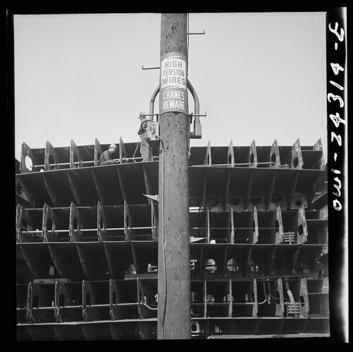 Bethlehem-Fairfield shipyards, Baltimore, Maryland. Working on innerbottom units