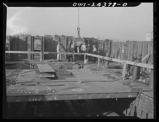 Bethlehem-Fairfield shipyards, Baltimore, Maryland. Regulating the innerbottom section