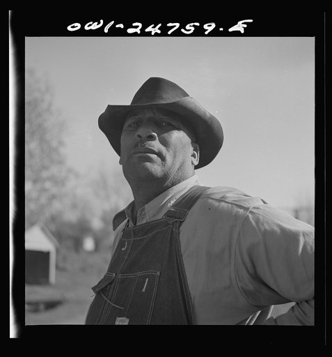 Untitled photo, possibly related to: San Augustine, Texas. Resident