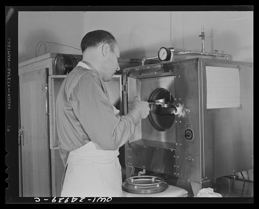 Chicago, Illinois. Subsistence research laboratory of the U.S. Army quartermaster depot. Capt. S.G. Dunlap, bacteriologist
