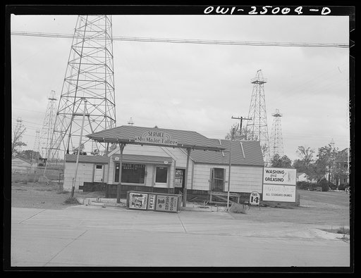 Kilgore, Texas. Closed gas station in an oil field