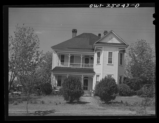 San Augustine, Texas. Residence