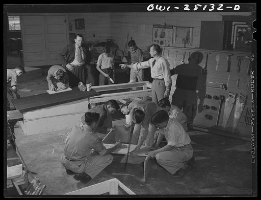 San Augustine, Texas. Manual training class making lamp brooders under the Rural War Production program in the high school