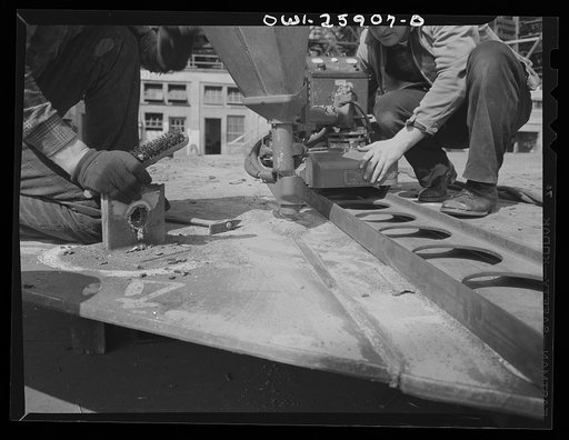 Bethlehem-Fairfield shipyards, Baltimore, Maryland. Union welding machine in operation