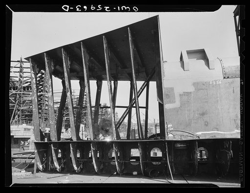 Bethlehem-Fairfield shipyards, Baltimore, Maryland. Welding on a part of the shaft assembly