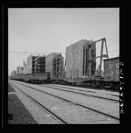 Bethlehem-Fairfield shipyards, Baltimore, Maryland. Method of attaching steel sections