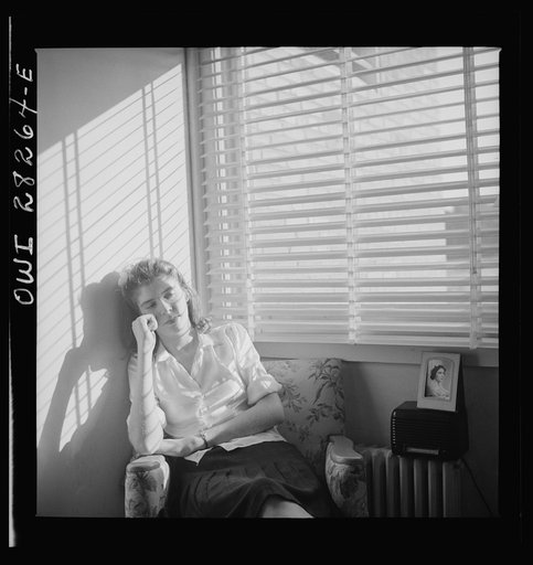 Untitled photo, possibly related to: Arlington Farms, war duration residence halls. A room at Idaho Hall, Arlington Farms