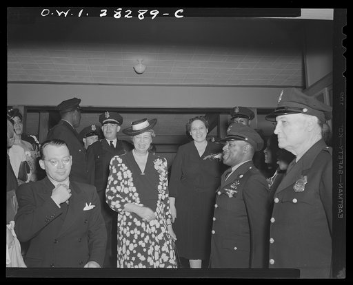 Washington, D.C. Eleanor Roosevelt visiting George Washington Carver Hall, men's dormitory for Negroes