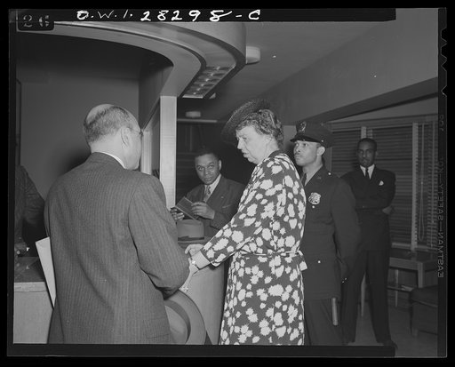Washington, D.C. Eleanor Roosevelt visiting George Washington Carver Hall, men's dormitory for Negroes