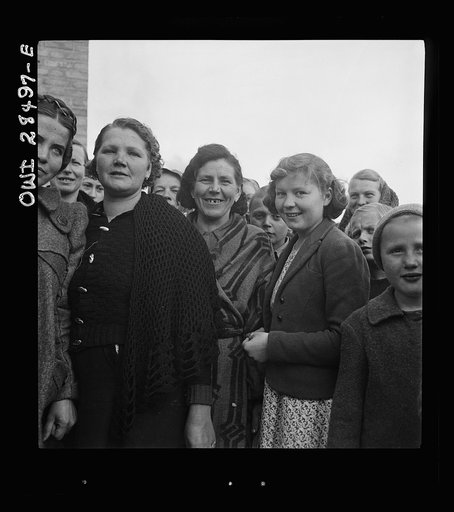 Teheran, Iran. Polish faces