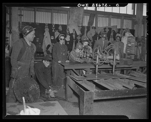 Baltimore, Maryland. Women learning to use (?) a pantograph and template for cutting at the Bethlehem-Fairfield shipyards