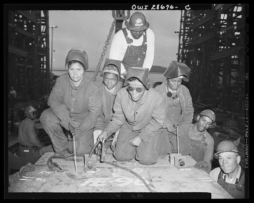 Bethlehem-Fairfield shipyards, Baltimore, Maryland. Negro women welders