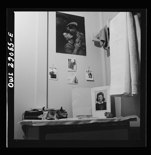Arlington, Virginia. A table and wall decorations in a room at Idaho Hall, Arlington Farms, a residence for women who work in the United States government for the duration of the war