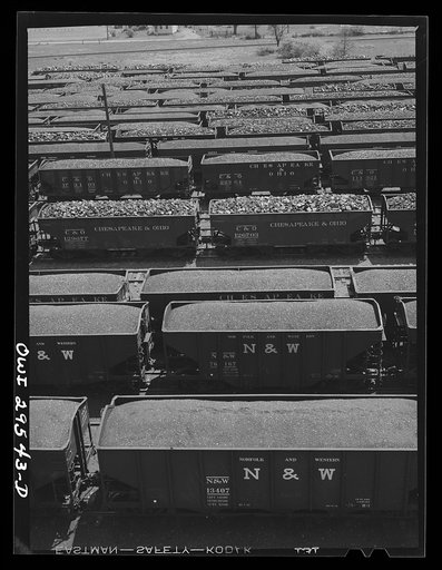 Sandusky, Ohio. Carloads of coal in the classification yard waiting to go to the Pennsylvania Railroad docks for shipment to pints along the lakes
