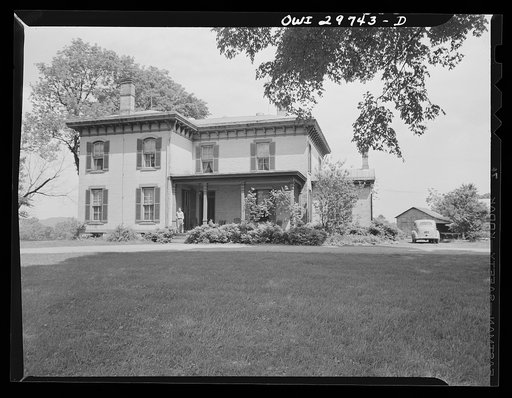Point Pleasant (vicinity), West Virginia. The farmhouse of C.C. Lewis