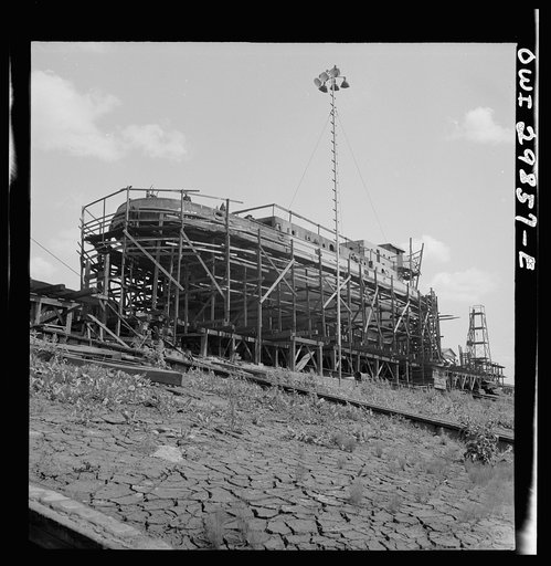 Point Pleasant, West Virginia. Scaffolding around a United States Army LT boat at the Marietta Manufacturing Company