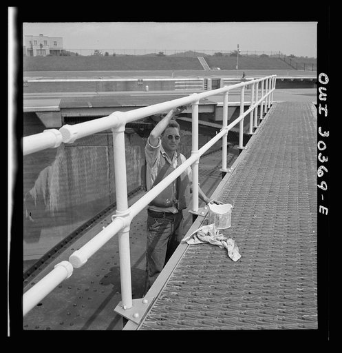Painting walkway on top of lock gate