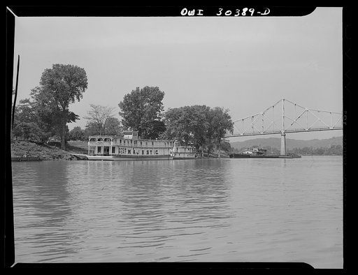 Point Pleasant, West Virginia. Showboat Majestic tied up