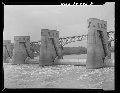 Roller dam at Gallipolis locks