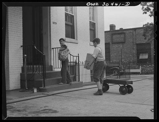 Washington, D.C. "I'll carry mine," a campaign to conserve transportation facilities and thus save rubber and gasoline. Boys delivering packages