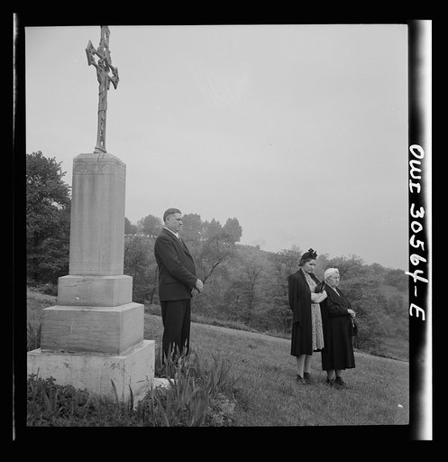 Pittsburgh, Pennsylvania. Lithuanian-Americans attending Memorial Day mass in the Lithuanian cemetery