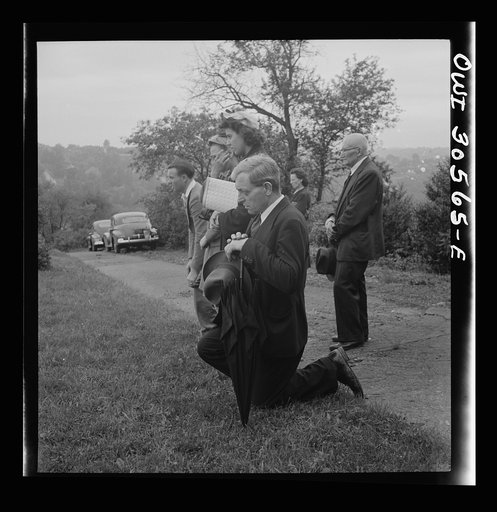 Pittsburgh, Pennsylvania. Lithuanian-Americans attending Memorial Day mass in the Lithuanian cemetery