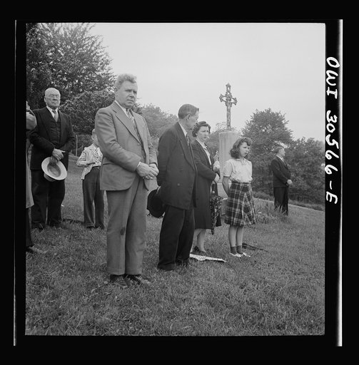 Pittsburgh, Pennsylvania. Lithuanian-Americans attending Memorial Day mass in the Lithuanian cemetery